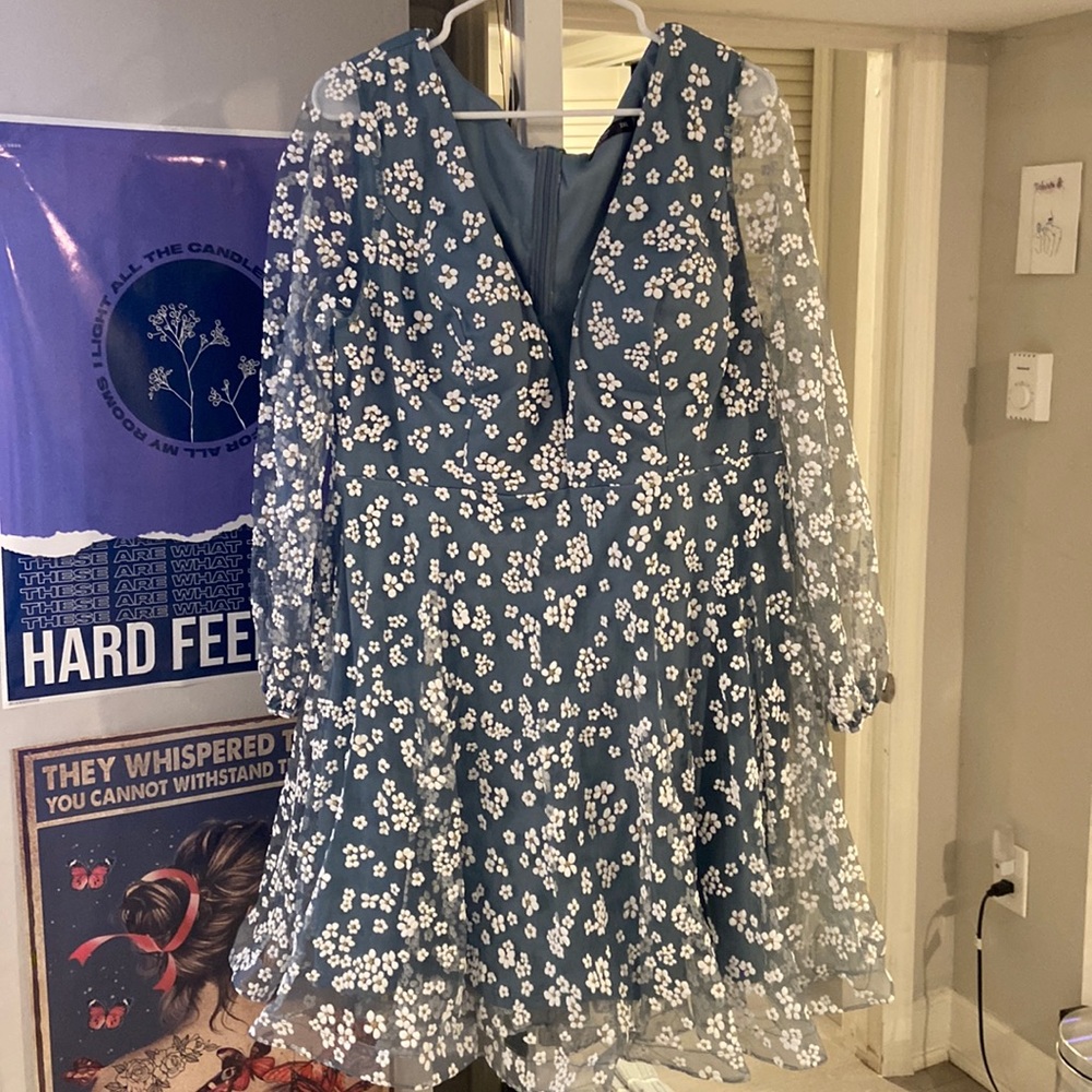 2XL Blue with white flowers semi formal dress